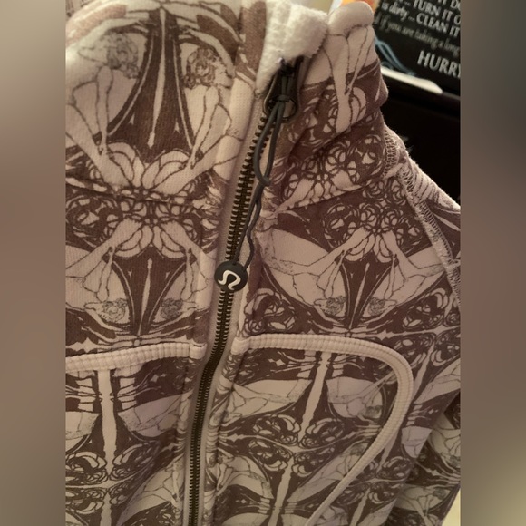 Lulu scuba hoodie!! Size 8 - Picture 5 of 6